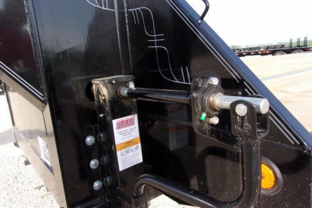 New IRON BULL 32 TANDEM DUAL EQUIPMENT TRAILER Equipment Trailer