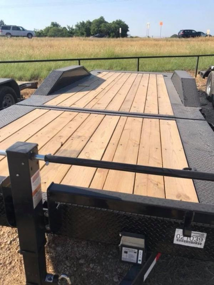 New Iron Bull 22 TILT EQUIPMENT Equipment Trailer