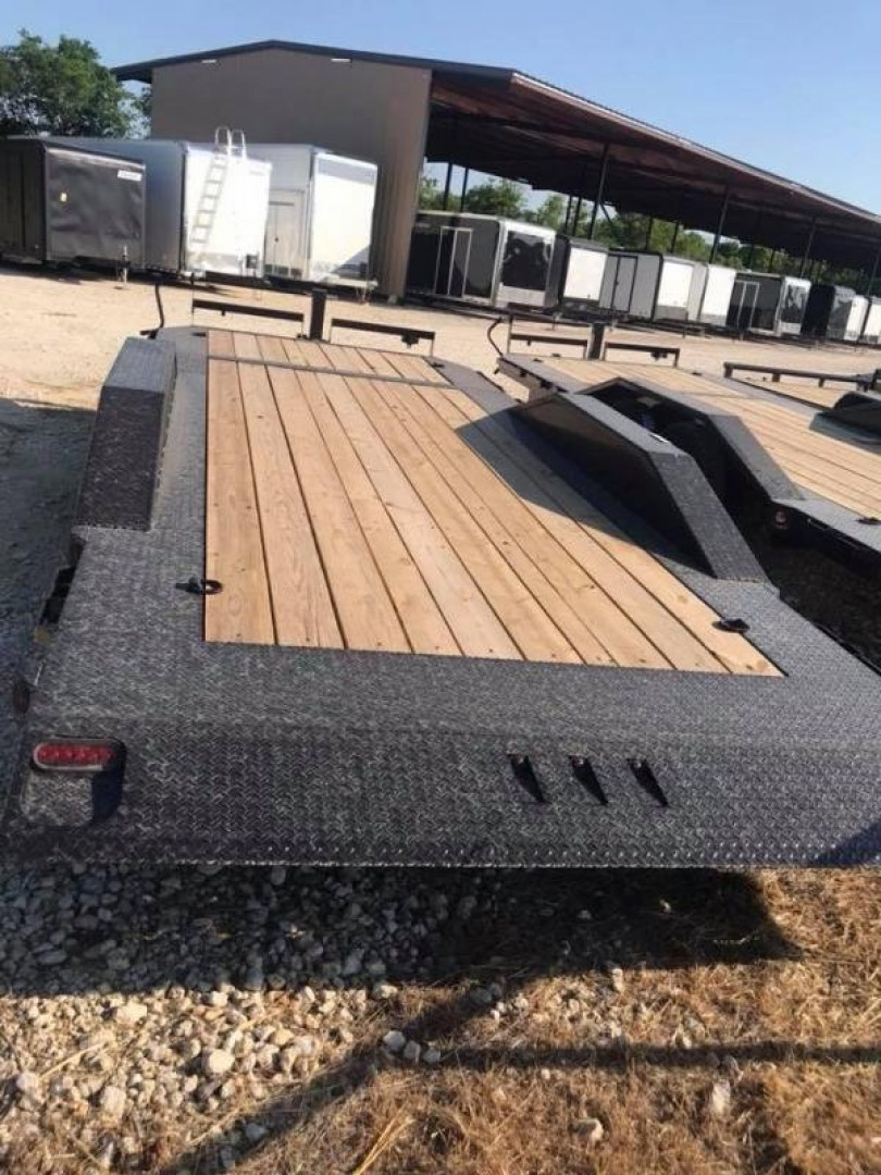 New Iron Bull 22 TILT EQUIPMENT Equipment Trailer