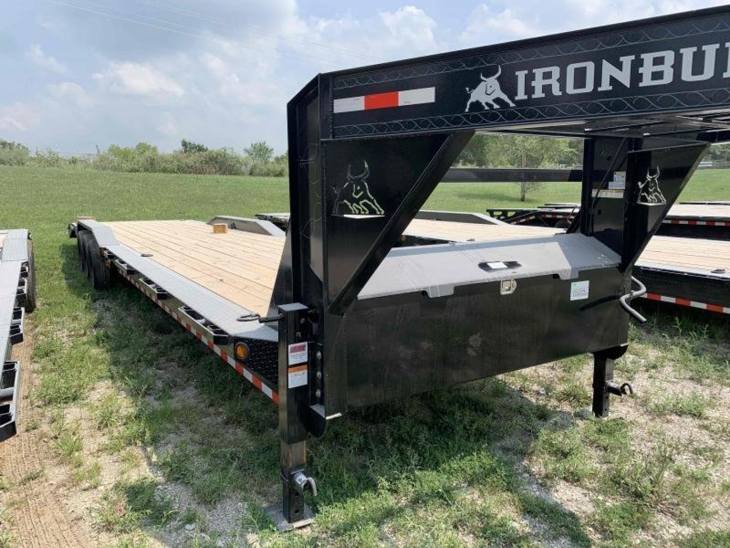 New 2026 IRON BULL NEW 102X40 EQUIPMENT TRAILER DRIVE OVER GOOSENECK Utility Trailer
