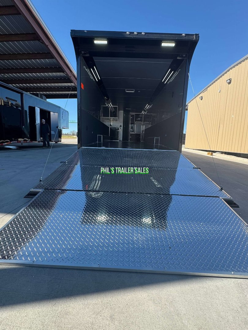 New CONTINENTAL CARGO NEW 85X34 ENCLOSED CAR RACE TRAILER BATHROOM CAR HAULER Car / Racing Trailer