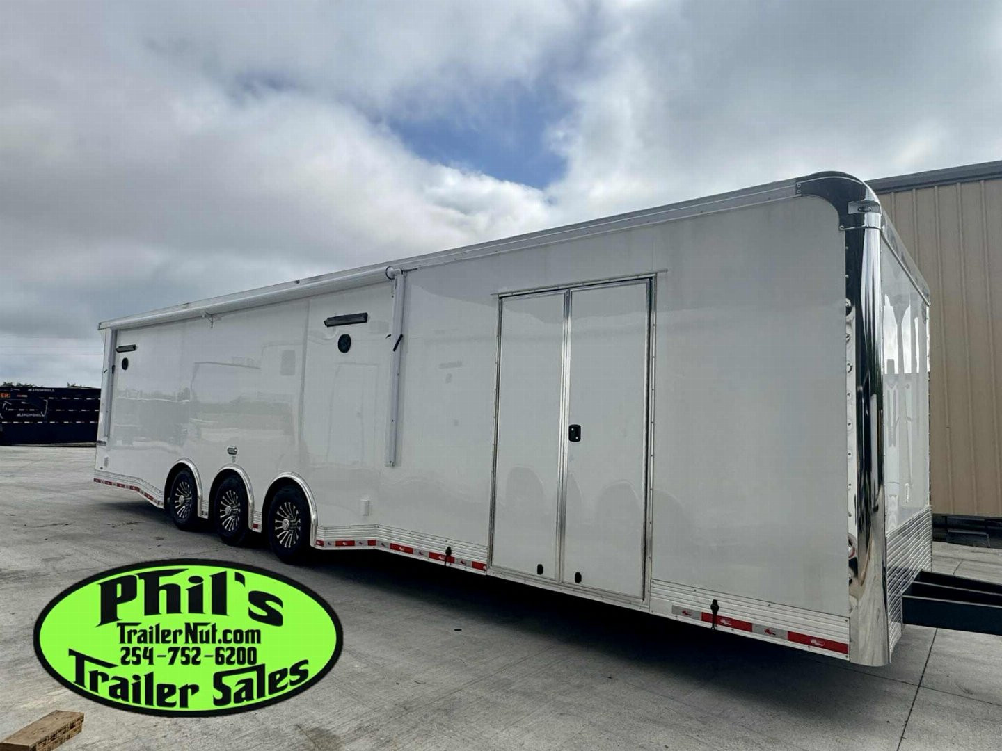 New CONTINENTAL CARGO NEW 85X34 ENCLOSED CAR RACE TRAILER BATHROOM CAR HAULER CARGO TRAILER Car / Racing Trailer