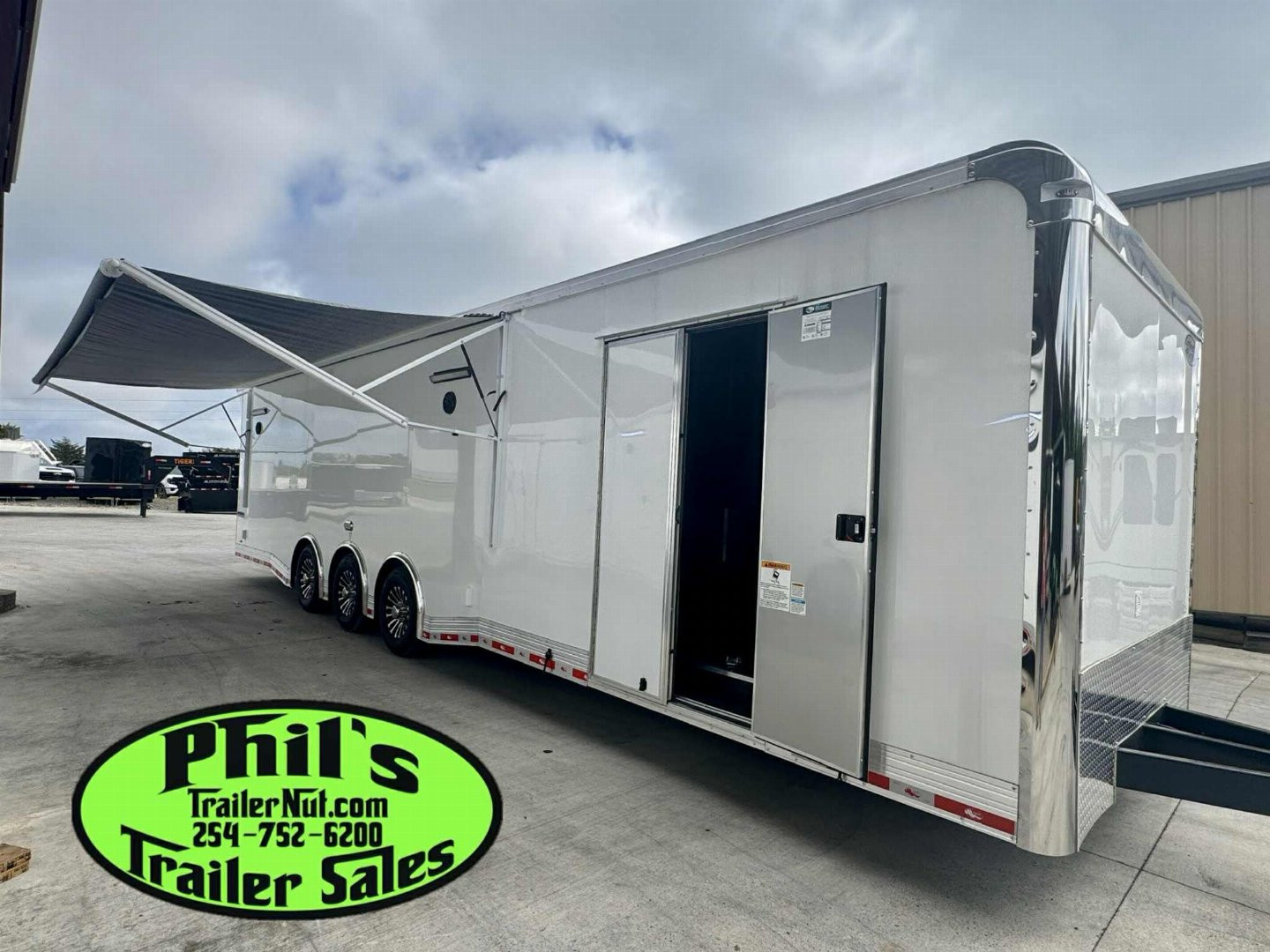 New CONTINENTAL CARGO NEW 85X34 ENCLOSED CAR RACE TRAILER BATHROOM CAR HAULER CARGO TRAILER Car / Racing Trailer