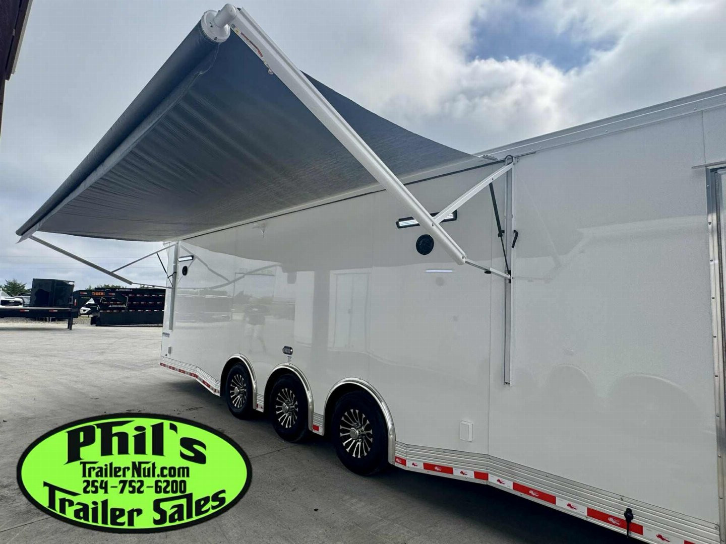 New CONTINENTAL CARGO NEW 85X34 ENCLOSED CAR RACE TRAILER BATHROOM CAR HAULER CARGO TRAILER Car / Racing Trailer