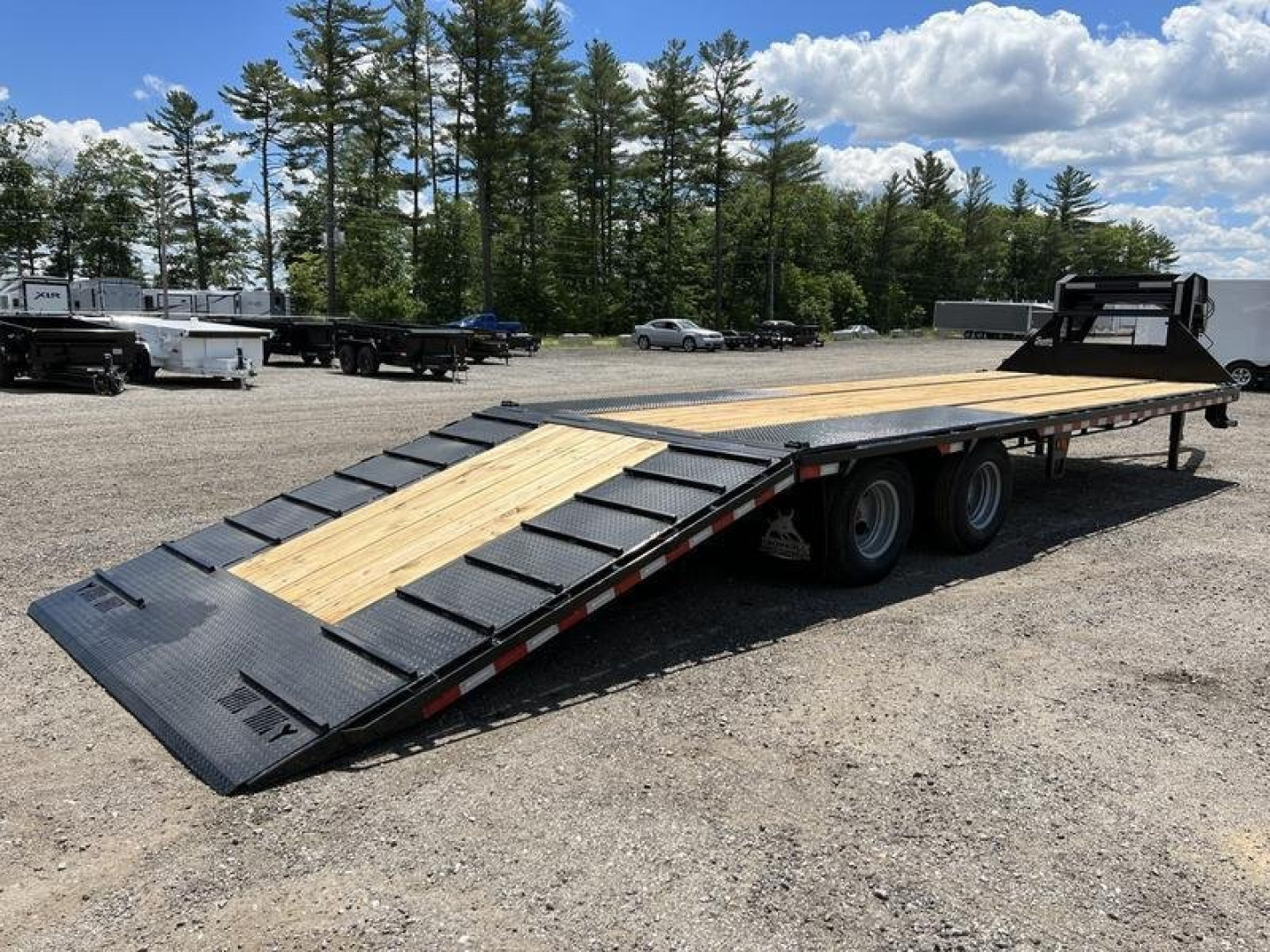 New 2026 Iron Bull 34' TANDEM DUAL TRAILER 9' HYDRALIC DOVE GOOSENECK Equipment Trailer