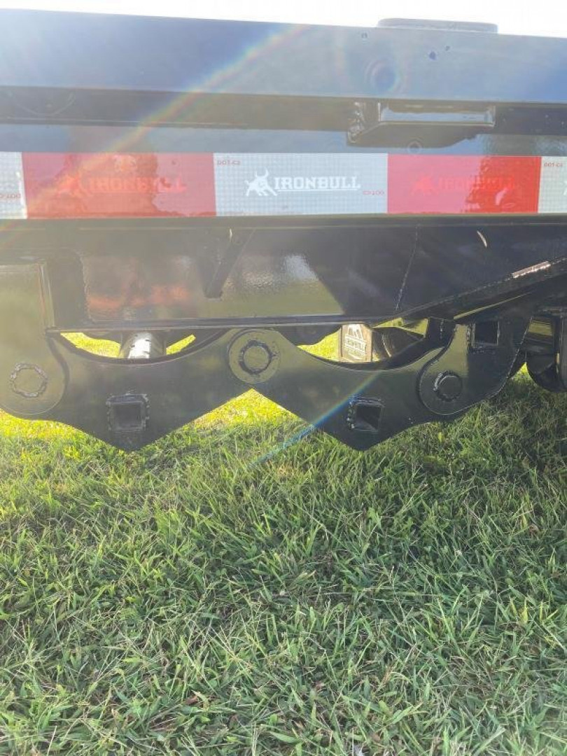 New 2026 Iron Bull 34' TANDEM DUAL TRAILER 9' HYDRALIC DOVE GOOSENECK Equipment Trailer