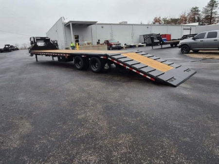New 2026 Iron Bull 34' TANDEM DUAL TRAILER 9' HYDRALIC DOVE GOOSENECK Equipment Trailer