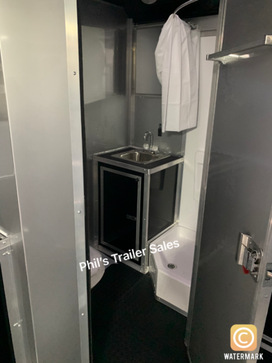 New CONTINENTAL CARGO NEW 85X34 ENCLOSED CAR RACE TRAILER BATHROOM CAR HAULER CARGO TRAILER Car / Racing Trailer