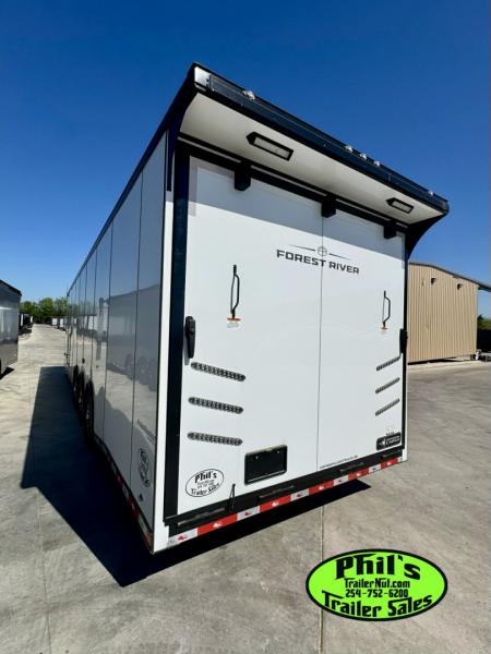 New CONTINENTAL CARGO NEW 85X34 ENCLOSED CAR RACE TRAILER BATHROOM CAR HAULER CARGO TRAILER Car / Racing Trailer