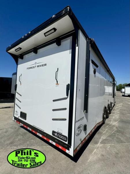 New CONTINENTAL CARGO NEW 85X34 ENCLOSED CAR RACE TRAILER BATHROOM CAR HAULER CARGO TRAILER Car / Racing Trailer
