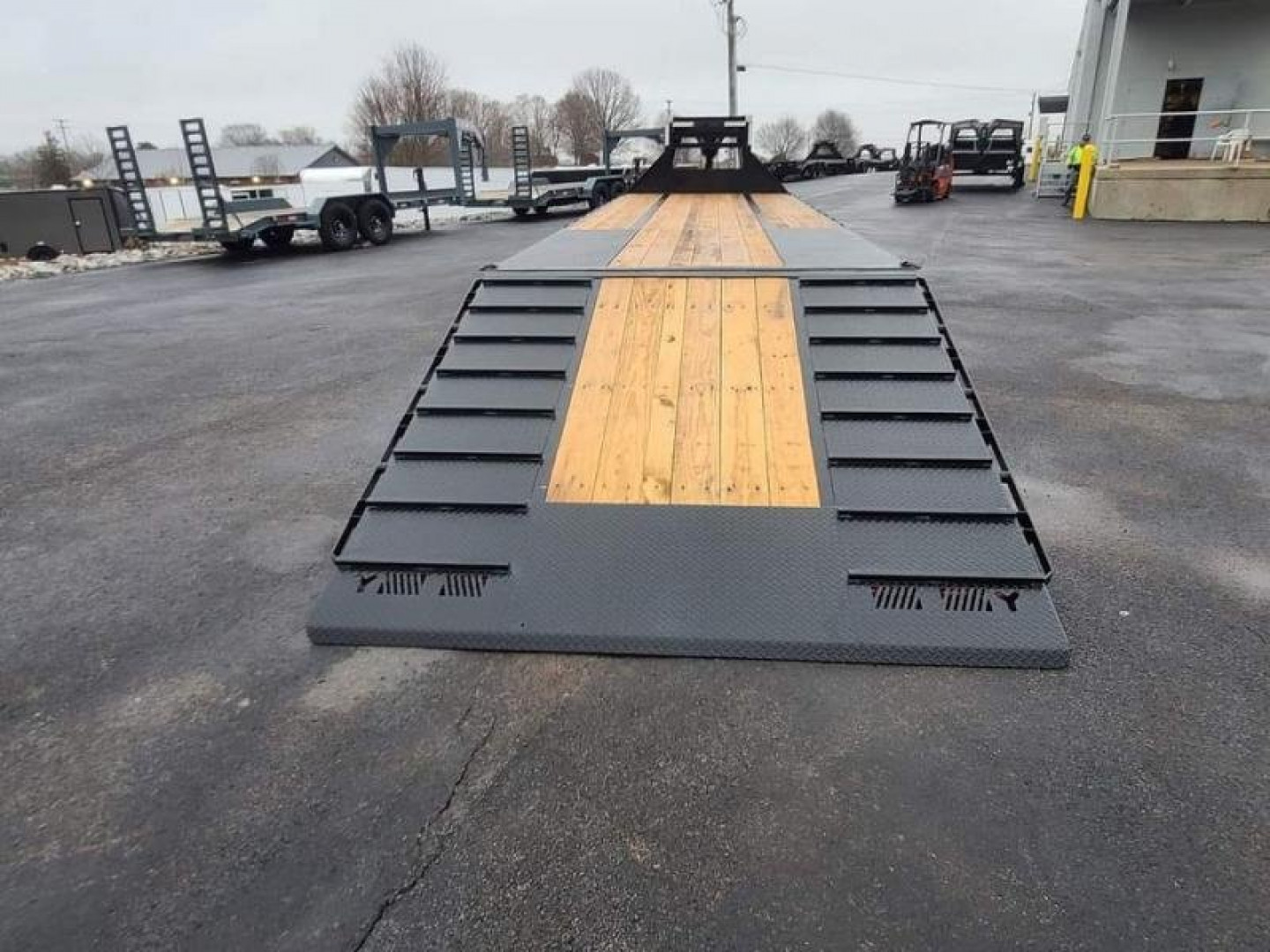 New Iron Bull 36' TANDEM DUAL TRAILER 9'  HYDRALIC DOVE Equipment Trailer GOOSENECK