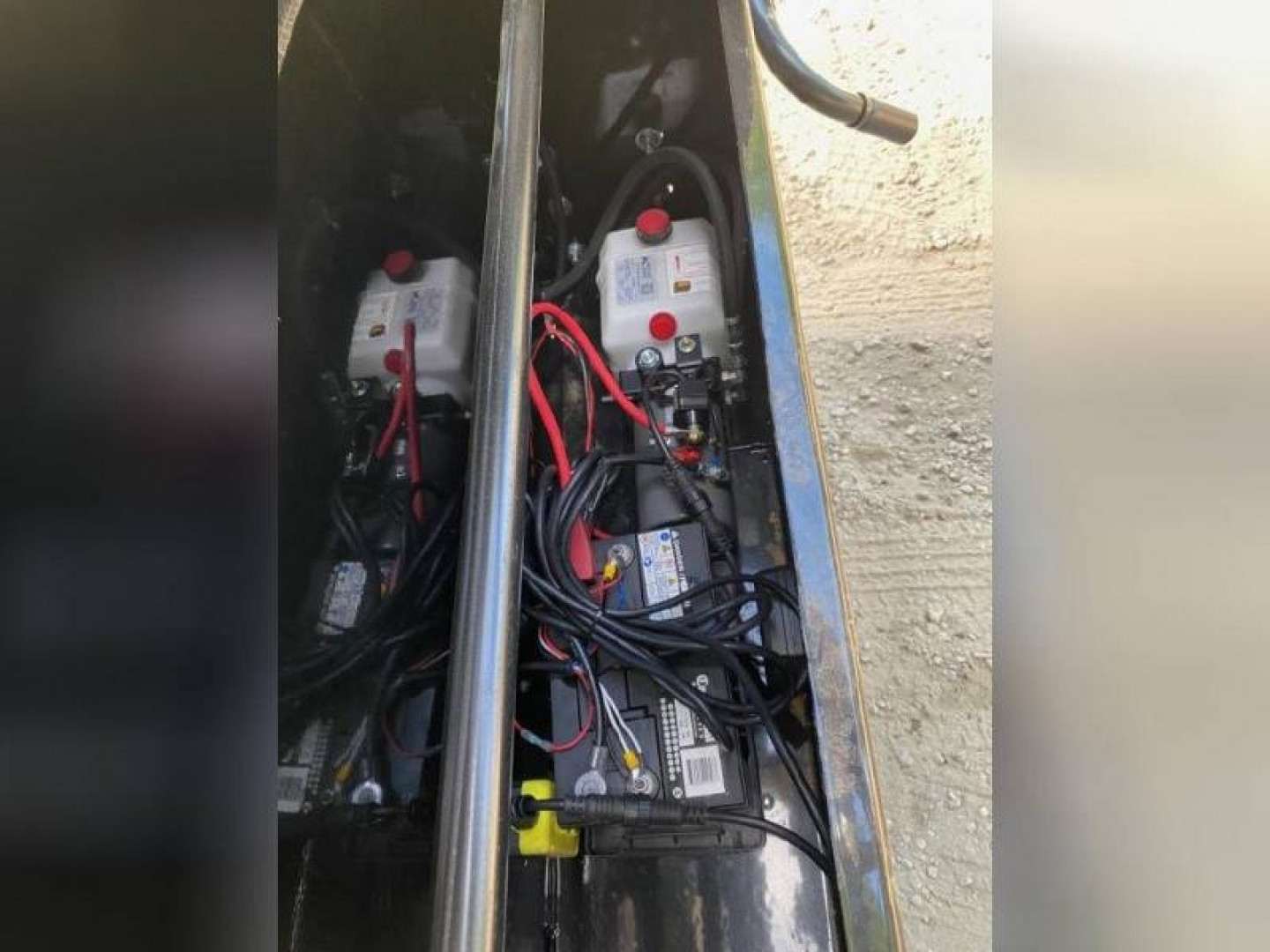 New 2025 IRON BULL 20' ROLL OFF DUMP TRAILERS WITH 3 BINS Dump Trailer UPGRADED 8K AXLES