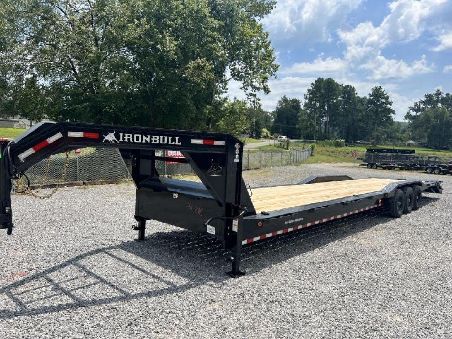 New 2026 IRON BULL NEW 102X40 GOOSENECK EQUIPMENT TRAILER DRIVE OVER FENDERS OPEN TRAILER UTILITY Equipment Trailer