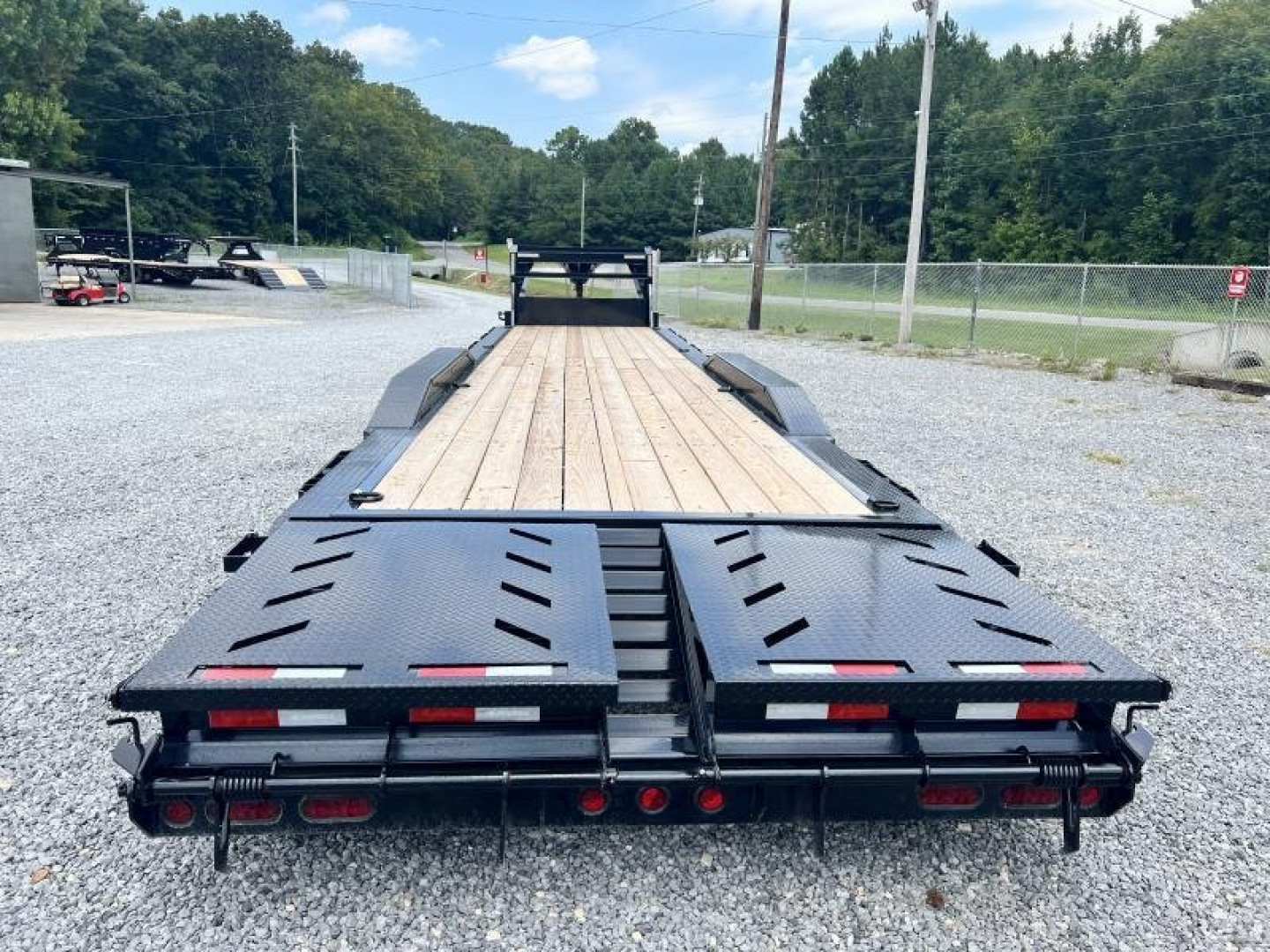 New 2026 IRON BULL NEW 102X40 GOOSENECK EQUIPMENT TRAILER DRIVE OVER FENDERS OPEN TRAILER UTILITY Equipment Trailer