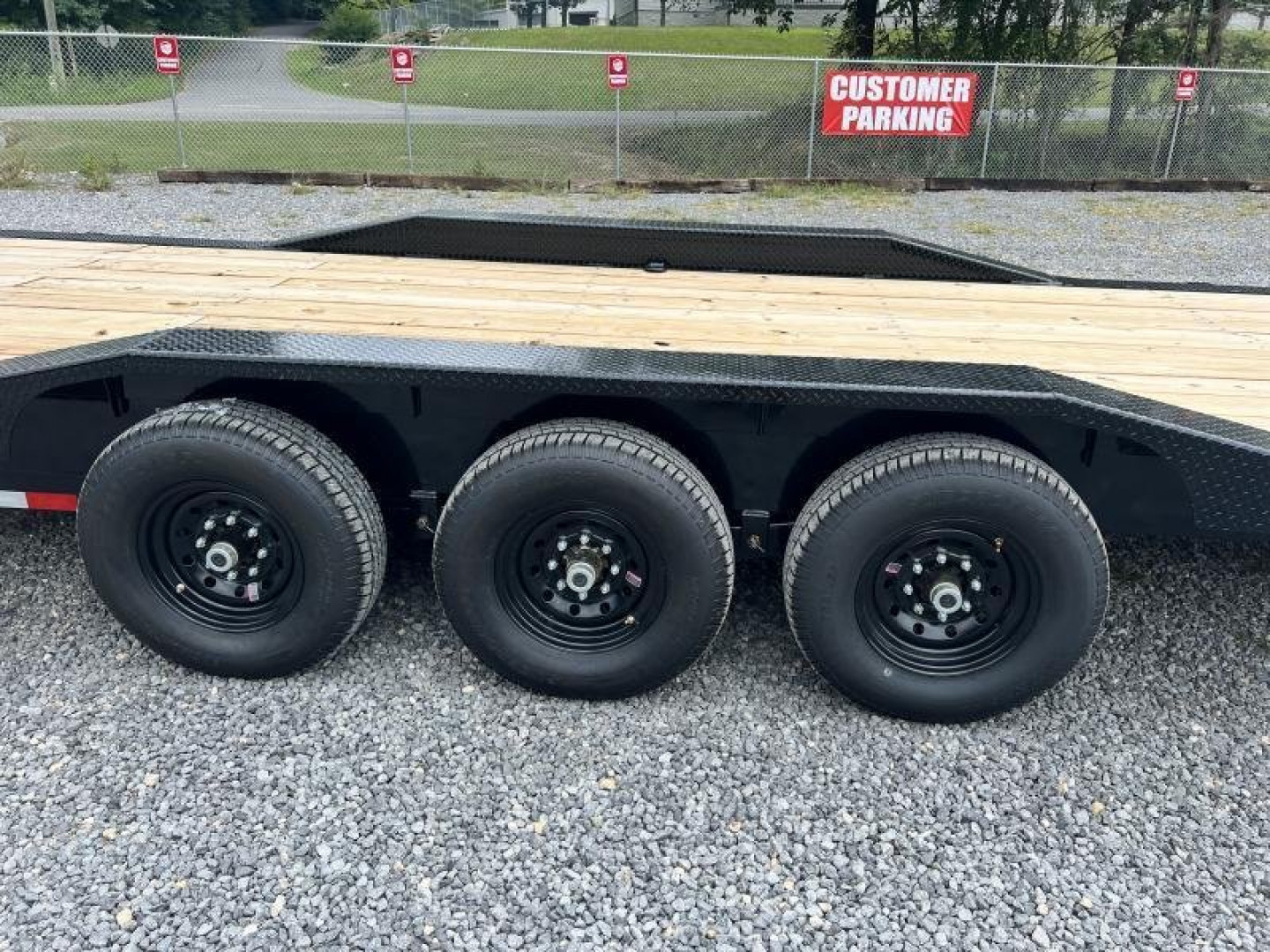 New 2026 IRON BULL NEW 102X40 GOOSENECK EQUIPMENT TRAILER DRIVE OVER FENDERS OPEN TRAILER UTILITY Equipment Trailer