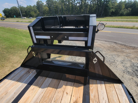 New 2025 Diamond C Trailers FMAX212 32' x 102" Hydraulic Dovetail Pacesetter Edition