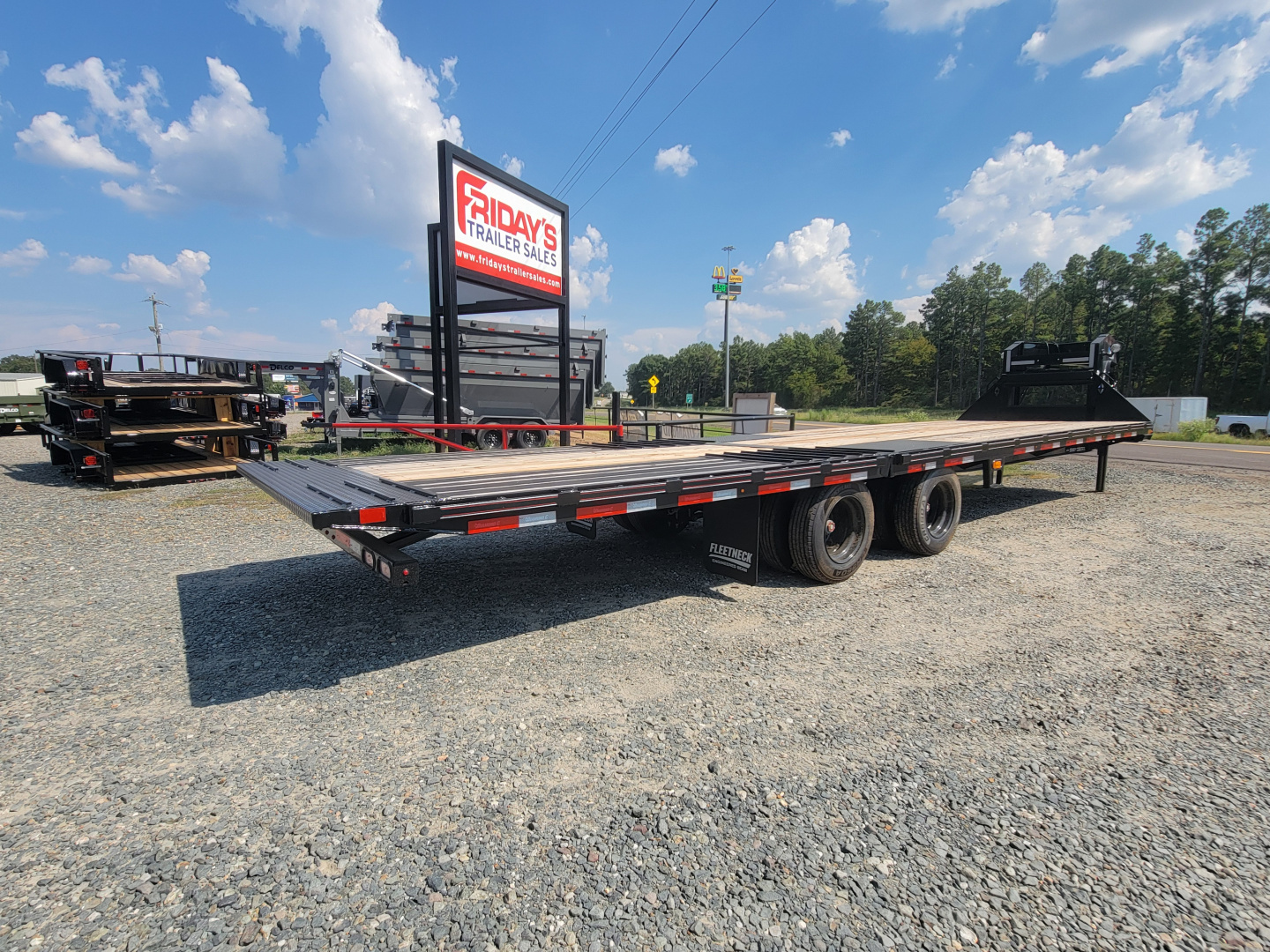New 2025 Diamond C Trailers FMAX212 32' x 102" Hydraulic Dovetail Pacesetter Edition