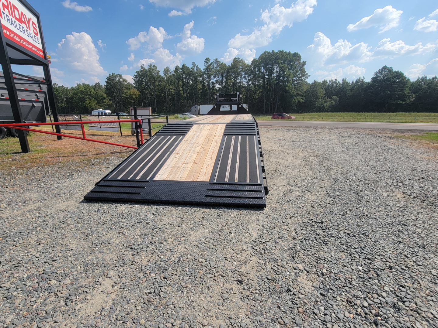 New 2025 Diamond C Trailers FMAX212 32' x 102" Hydraulic Dovetail Pacesetter Edition