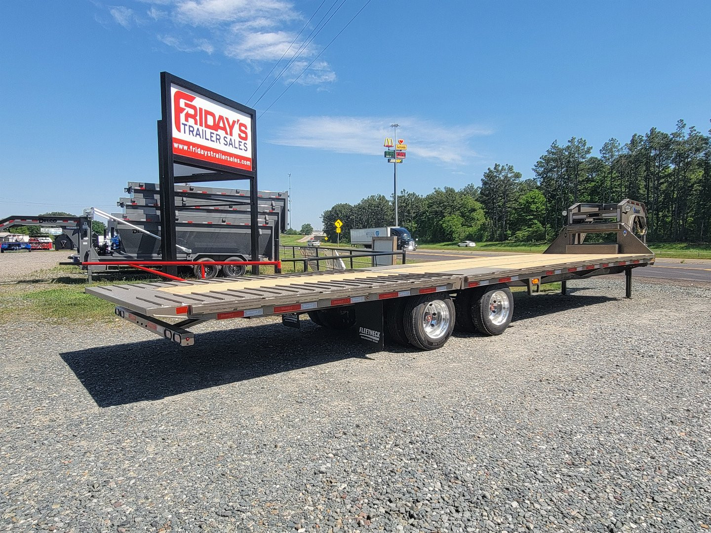 New 2025 Diamond C Trailers FMAX212 32' x 102" Hydraulic Dovetail Pacesetter Edition