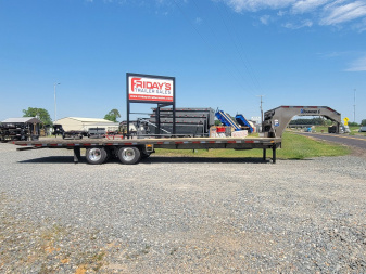 New 2025 Diamond C Trailers FMAX212 32' x 102" Hydraulic Dovetail Pacesetter Edition