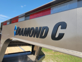 New 2025 Diamond C Trailers FMAX212 32' x 102" Hydraulic Dovetail Pacesetter Edition