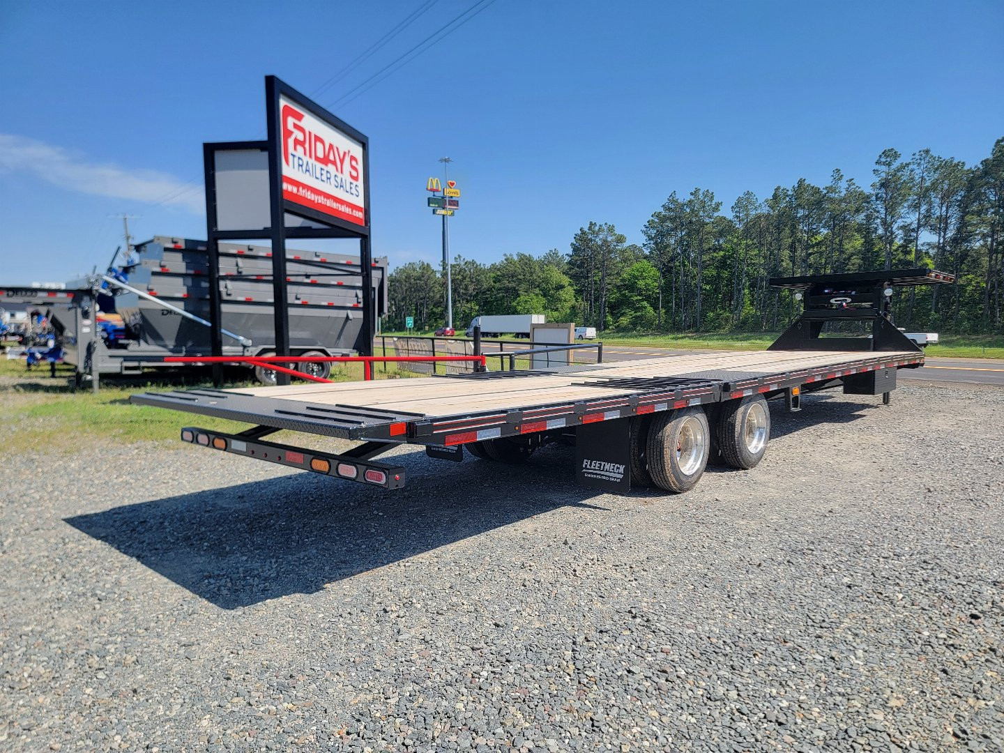 New 2025 Diamond C Trailers FMAX216 35' x 102" 40K Hydraulic Dovetail Pacesetter Edition