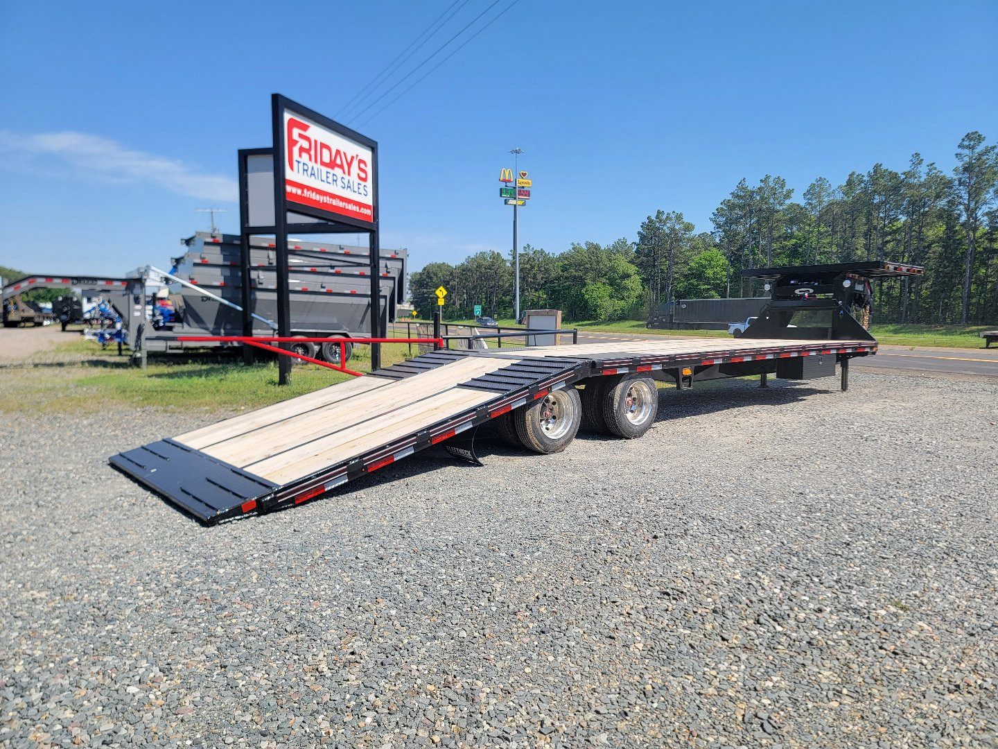New 2025 Diamond C Trailers FMAX216 35' x 102" 40K Hydraulic Dovetail Pacesetter Edition
