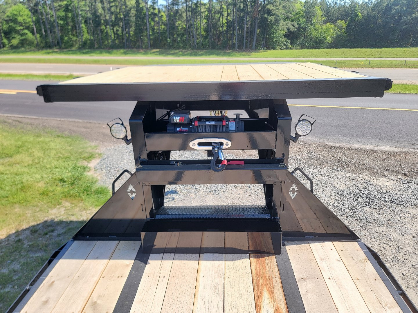 New 2025 Diamond C Trailers FMAX216 35' x 102" 40K Hydraulic Dovetail Pacesetter Edition