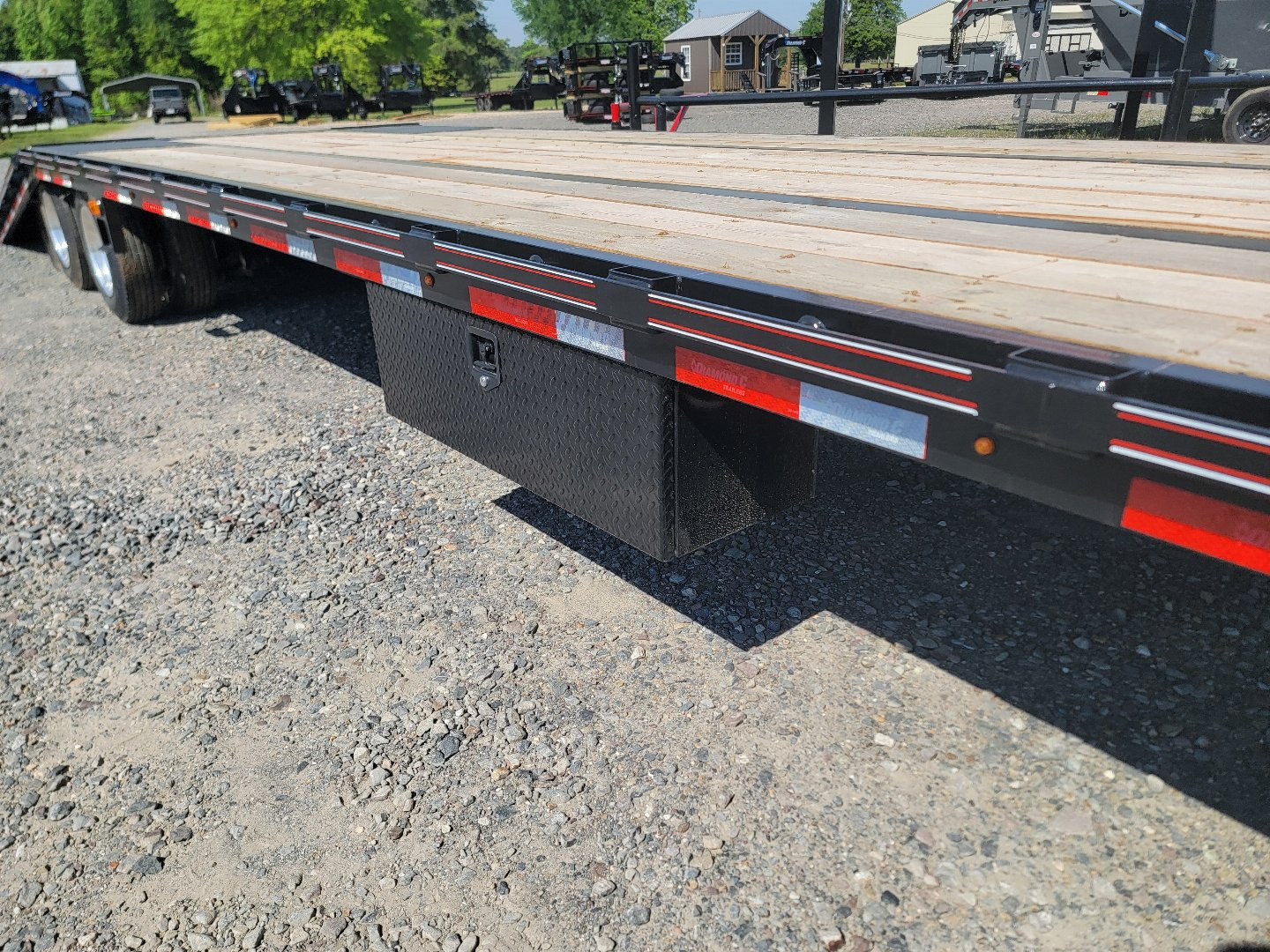 New 2025 Diamond C Trailers FMAX216 35' x 102" 40K Hydraulic Dovetail Pacesetter Edition