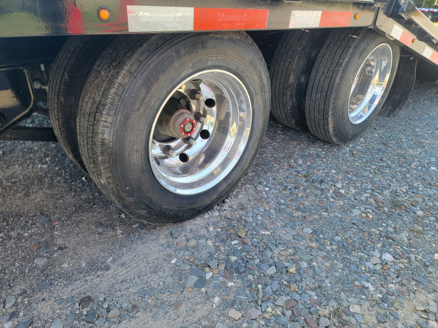 New 2025 Diamond C Trailers FMAX216 35' x 102" 40K Hydraulic Dovetail Pacesetter Edition