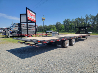 New 2025 Diamond C Trailers FMAX216 35' x 102" 40K Hydraulic Dovetail Pacesetter Edition