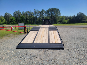 New 2025 Diamond C Trailers FMAX216 35' x 102" 40K Hydraulic Dovetail Pacesetter Edition