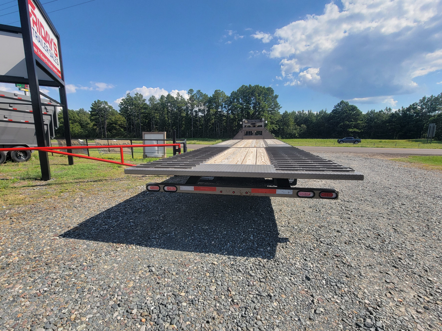 New 2025 Diamond C Trailers FMAX212 32' x 102" Hydraulic Dovetail Pacesetter Edition