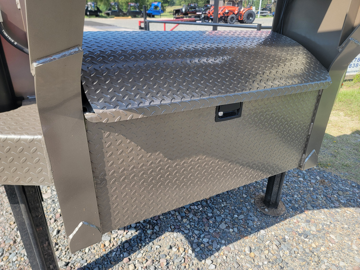 New 2025 Diamond C Trailers FMAX212 32' x 102" Hydraulic Dovetail Pacesetter Edition