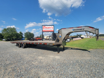New 2025 Diamond C Trailers FMAX212 32' x 102" Hydraulic Dovetail Pacesetter Edition