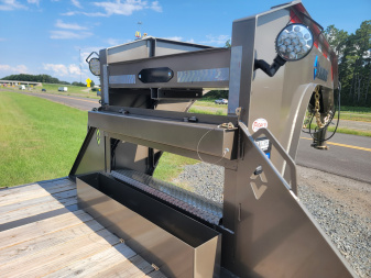New 2025 Diamond C Trailers FMAX212 32' x 102" Hydraulic Dovetail Pacesetter Edition