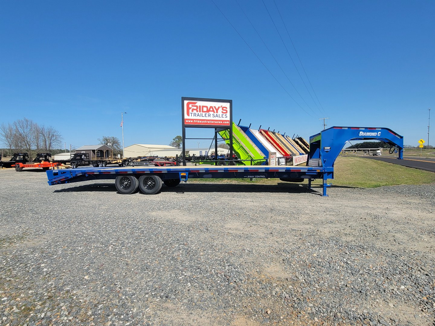 New 2025 Diamond C Trailers FMAX207 30' x 102