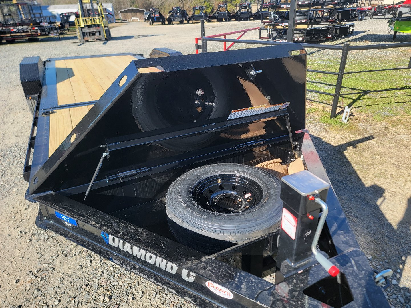 New 2025 Diamond C Trailers HDT207 22' x 82" Tilt Trailer Pacesetter Edition