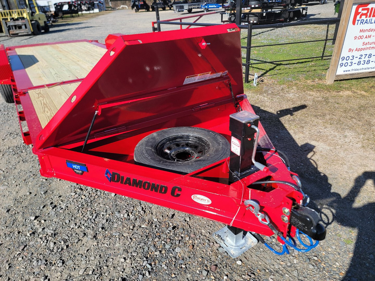 New 2025 Diamond C HDT207 22'x82" Tilt Trailer Pacesetter Edition