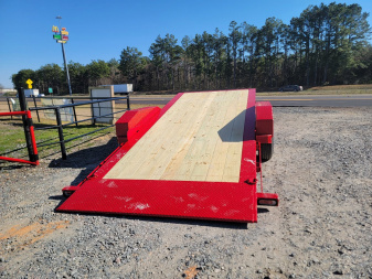 New 2025 Diamond C HDT207 22'x82" Tilt Trailer Pacesetter Edition