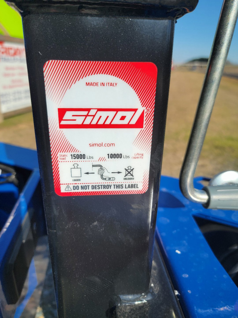 New 2025 Diamond C Trailers HDT207 22'x82" Tilt Trailer Pacesetter Edition Equipment Trailer