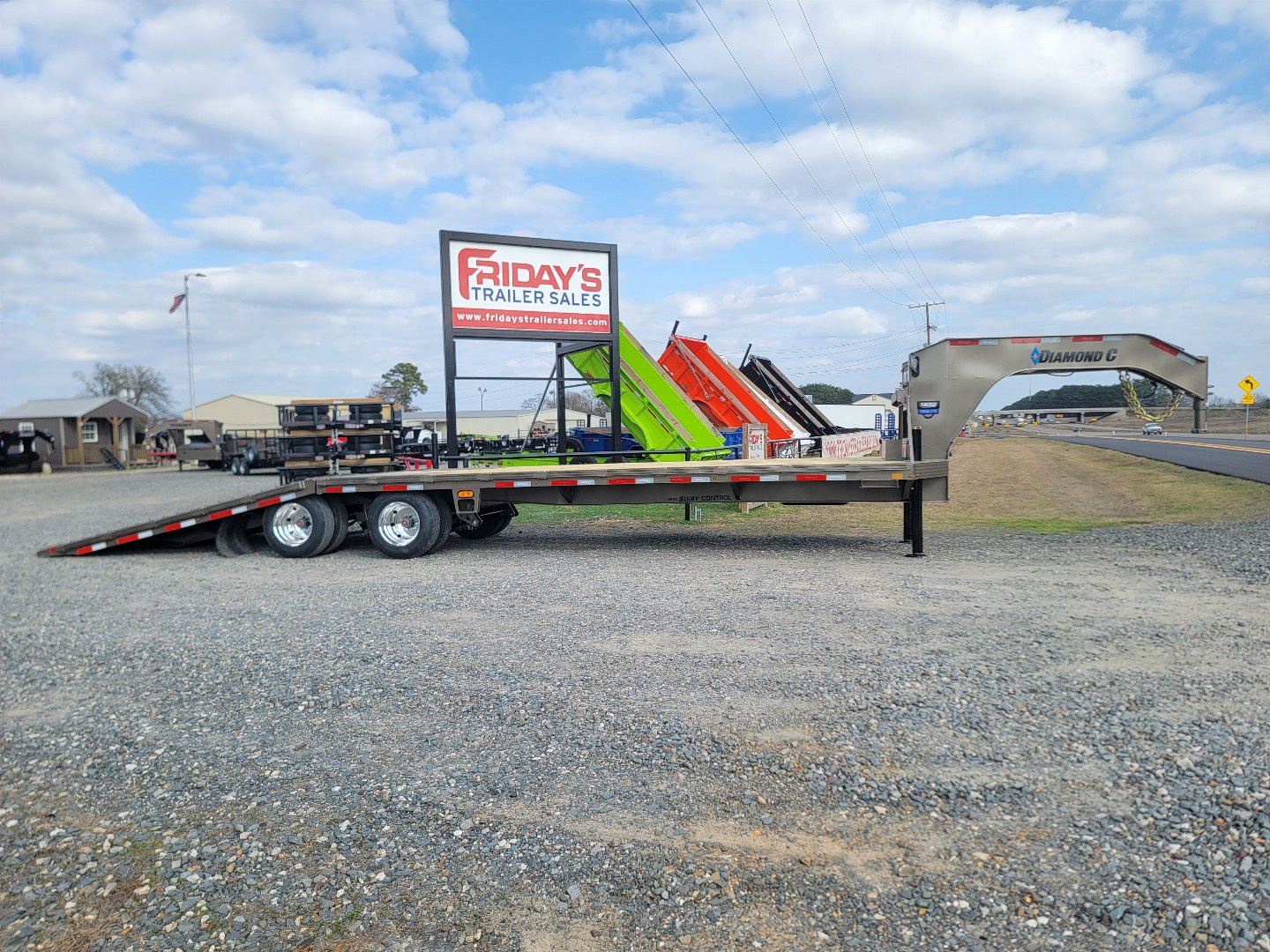 New 2025 Diamond C Trailers FMAX212 32' x 102" Hydraulic Dovetail Pacesetter Edition