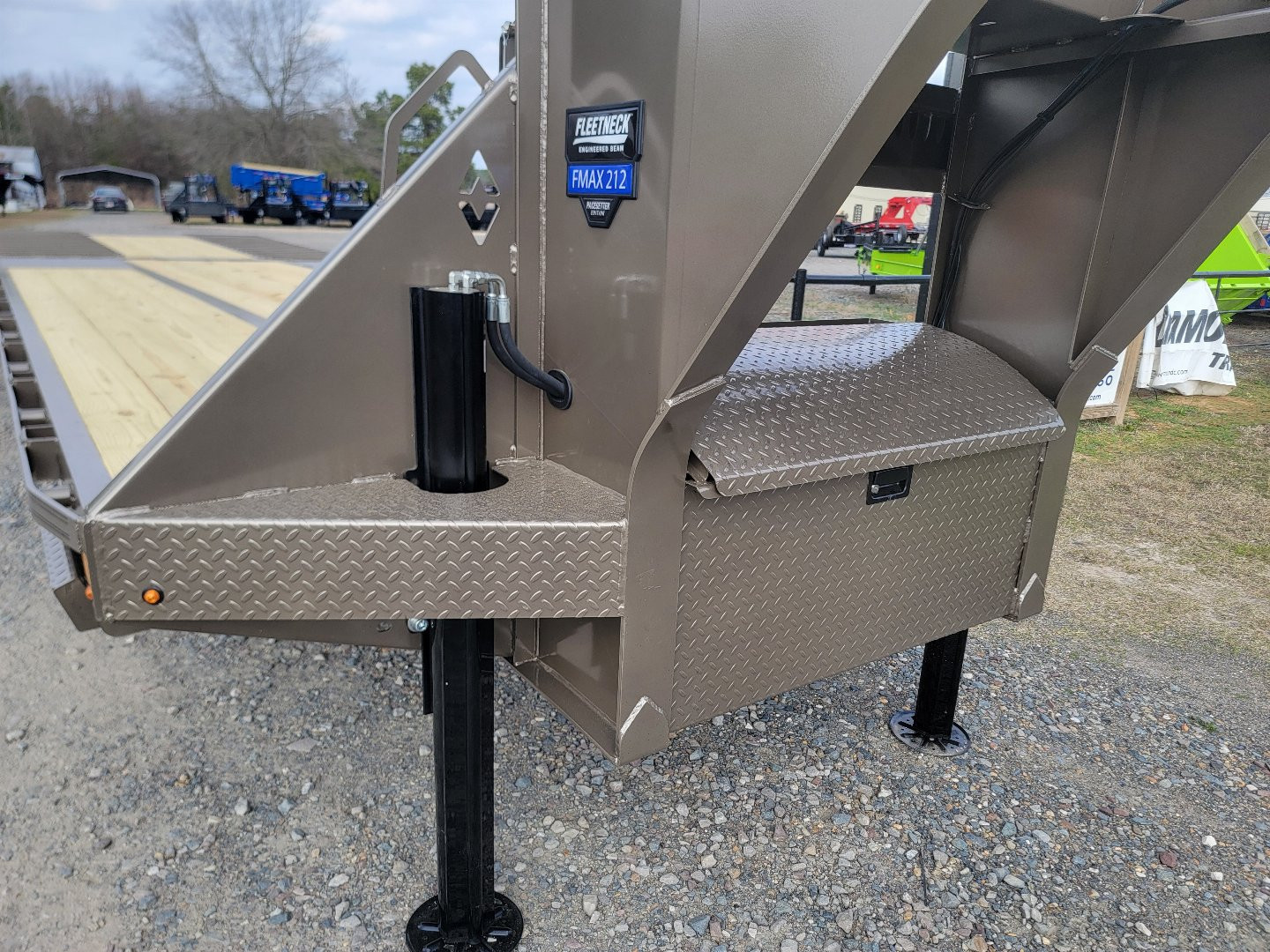 New 2025 Diamond C Trailers FMAX212 32' x 102" Hydraulic Dovetail Pacesetter Edition