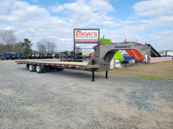 New 2025 Diamond C Trailers FMAX212 32' x 102" Hydraulic Dovetail Pacesetter Edition