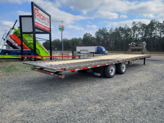 New 2025 Diamond C Trailers FMAX212 32' x 102" Hydraulic Dovetail Pacesetter Edition