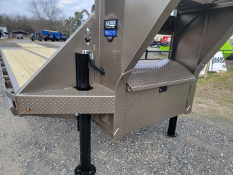 New 2025 Diamond C Trailers FMAX212 32' x 102" Hydraulic Dovetail Pacesetter Edition