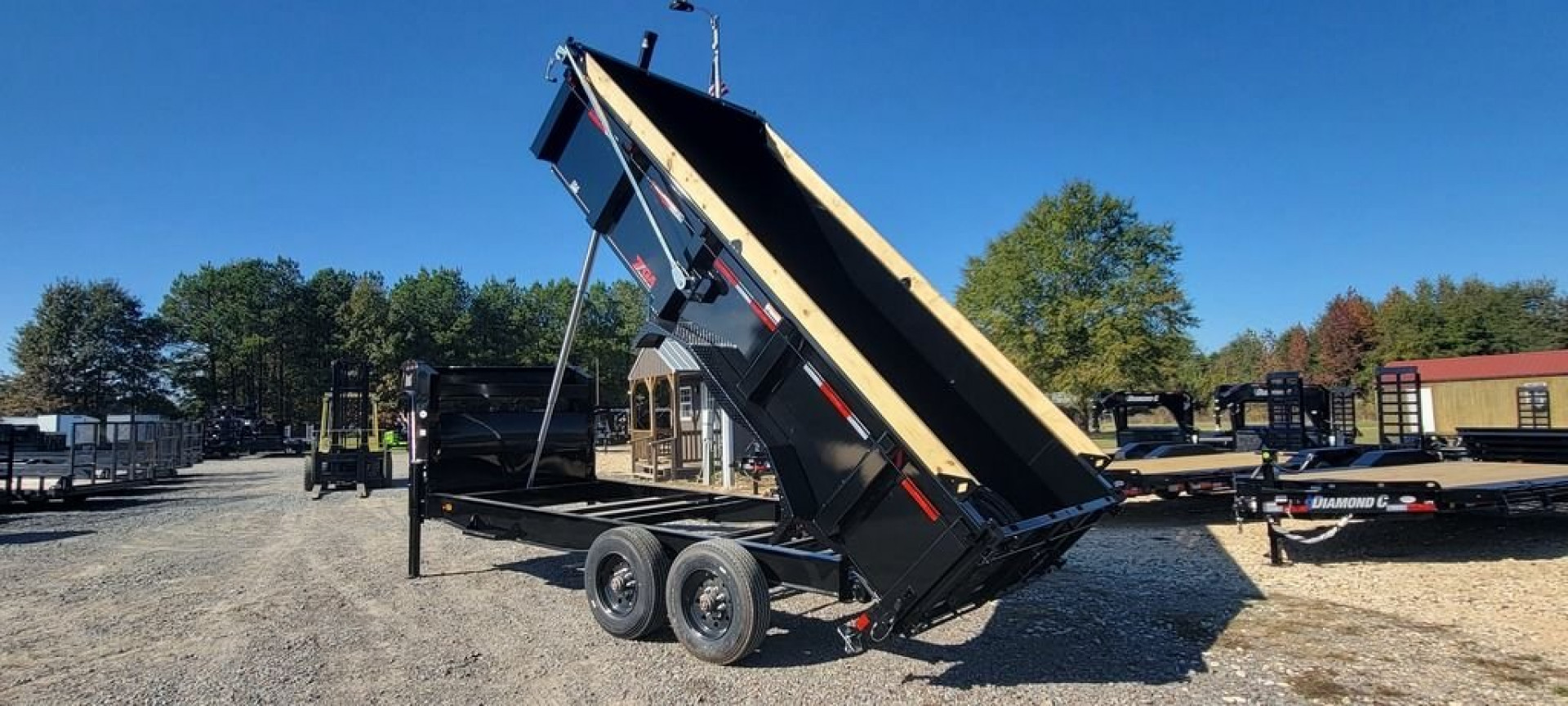 New 2024 Diamond C LPT210 16'x82" Gooseneck Dump Trailer Pacesetter Edition