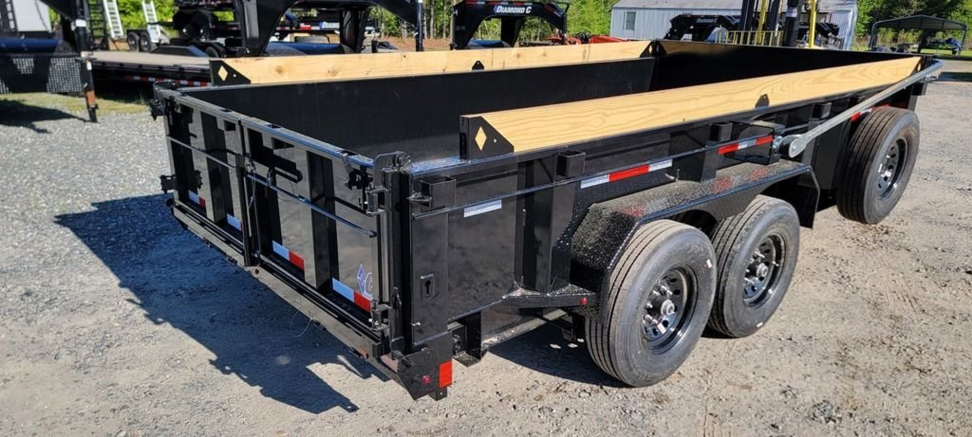 New 2024 Diamond C LPT207 14'x82" Dump Trailer