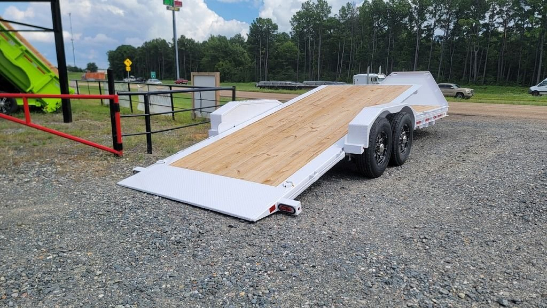 New 2024 Diamond C HDT207 22'x82" Tilt Trailer Pacesetter Edition