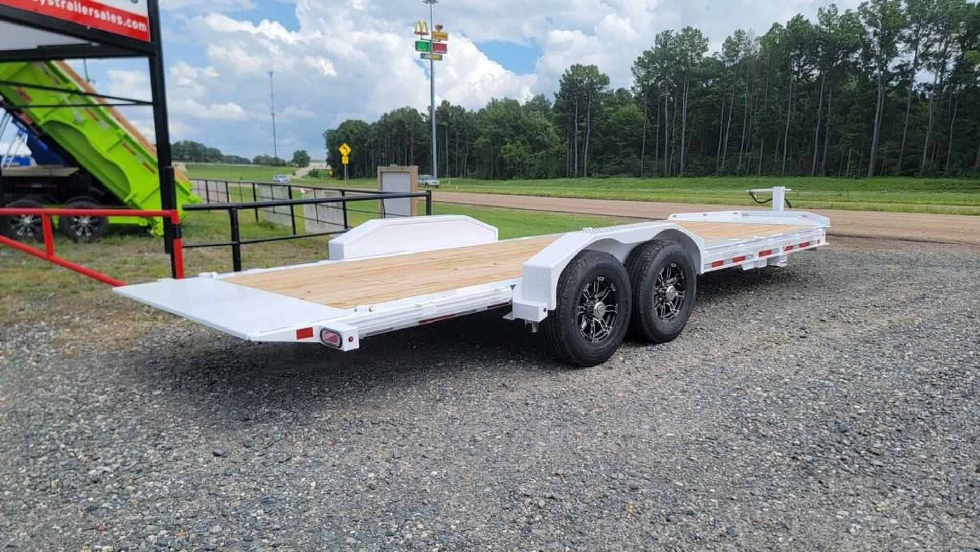 New 2024 Diamond C HDT207 22'x82" Tilt Trailer Pacesetter Edition